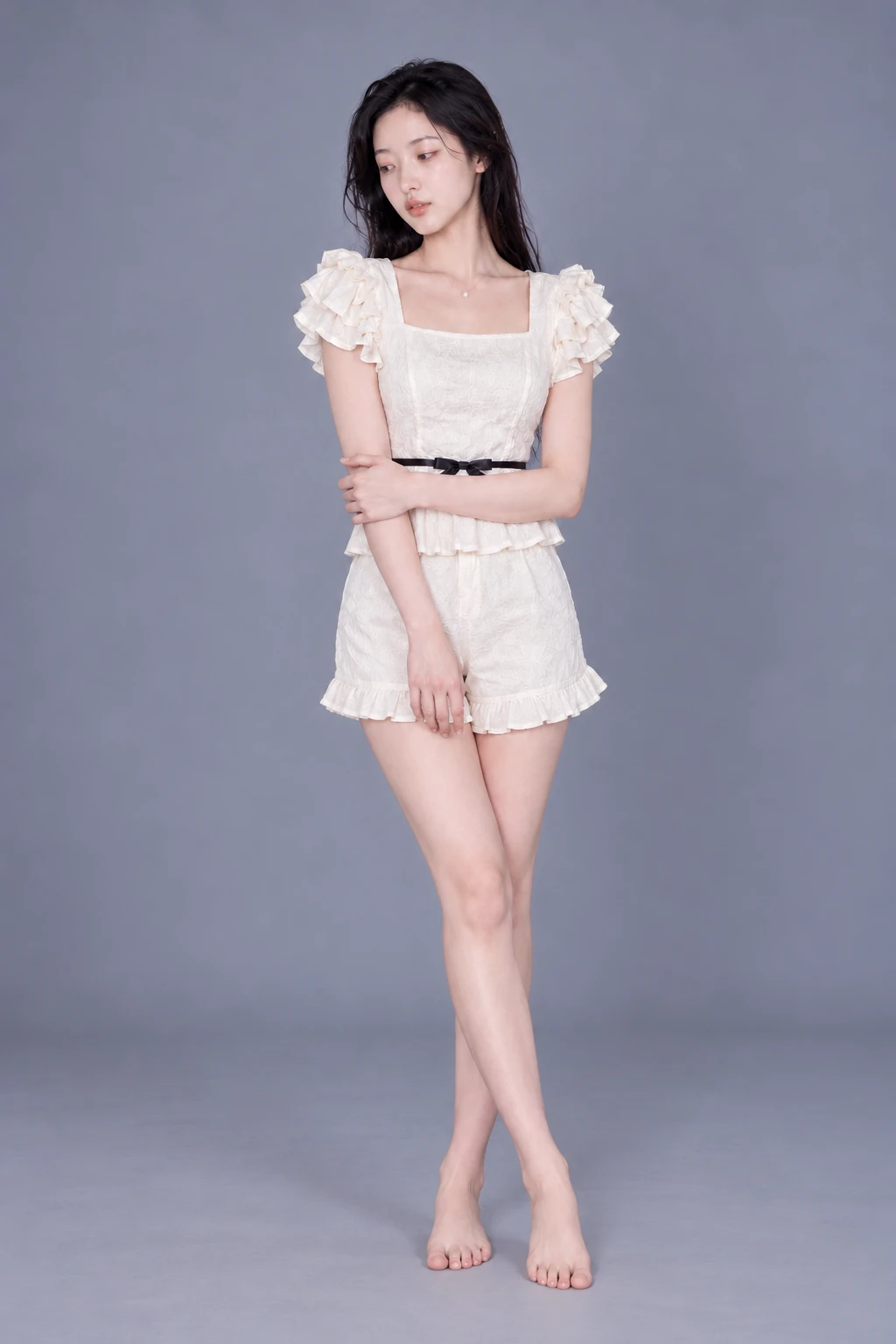 Standing with crossed legs and one arm held / Reference view
