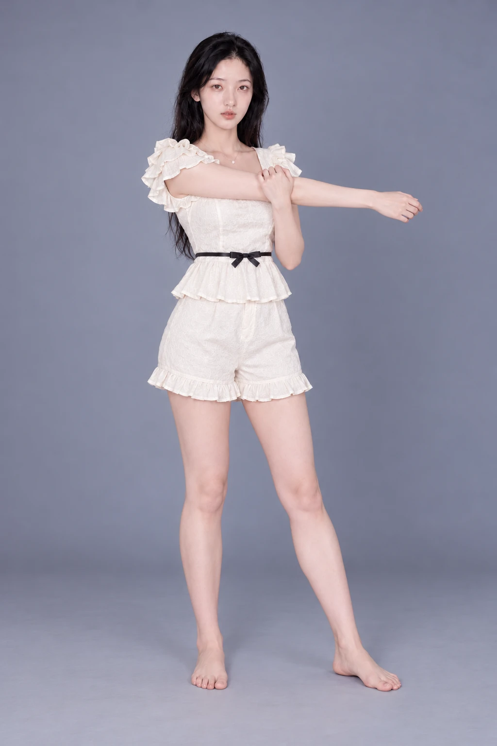 Standing with one arm across the chest / Reference view