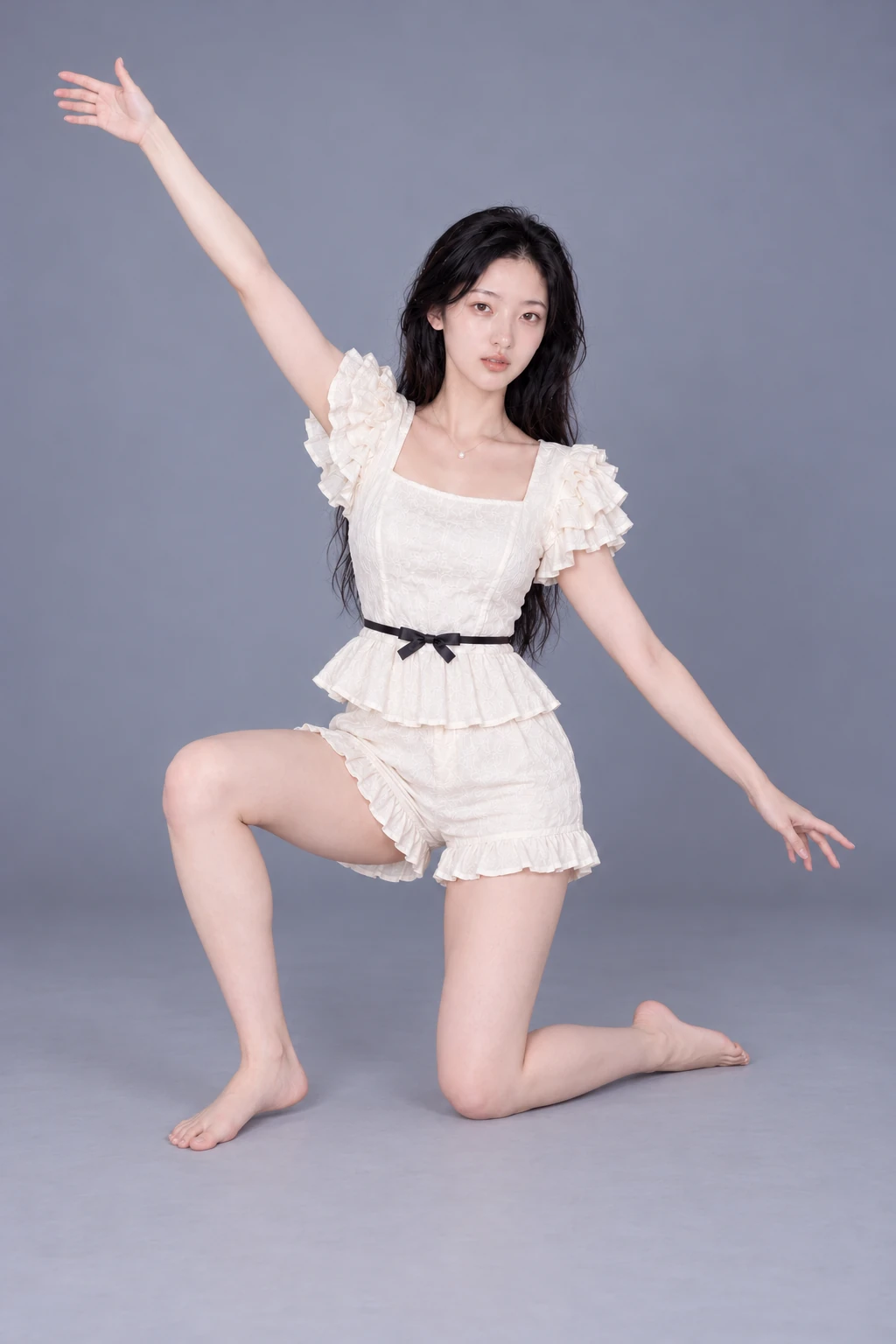 Half-kneeling with arms spread diagonally / Reference view