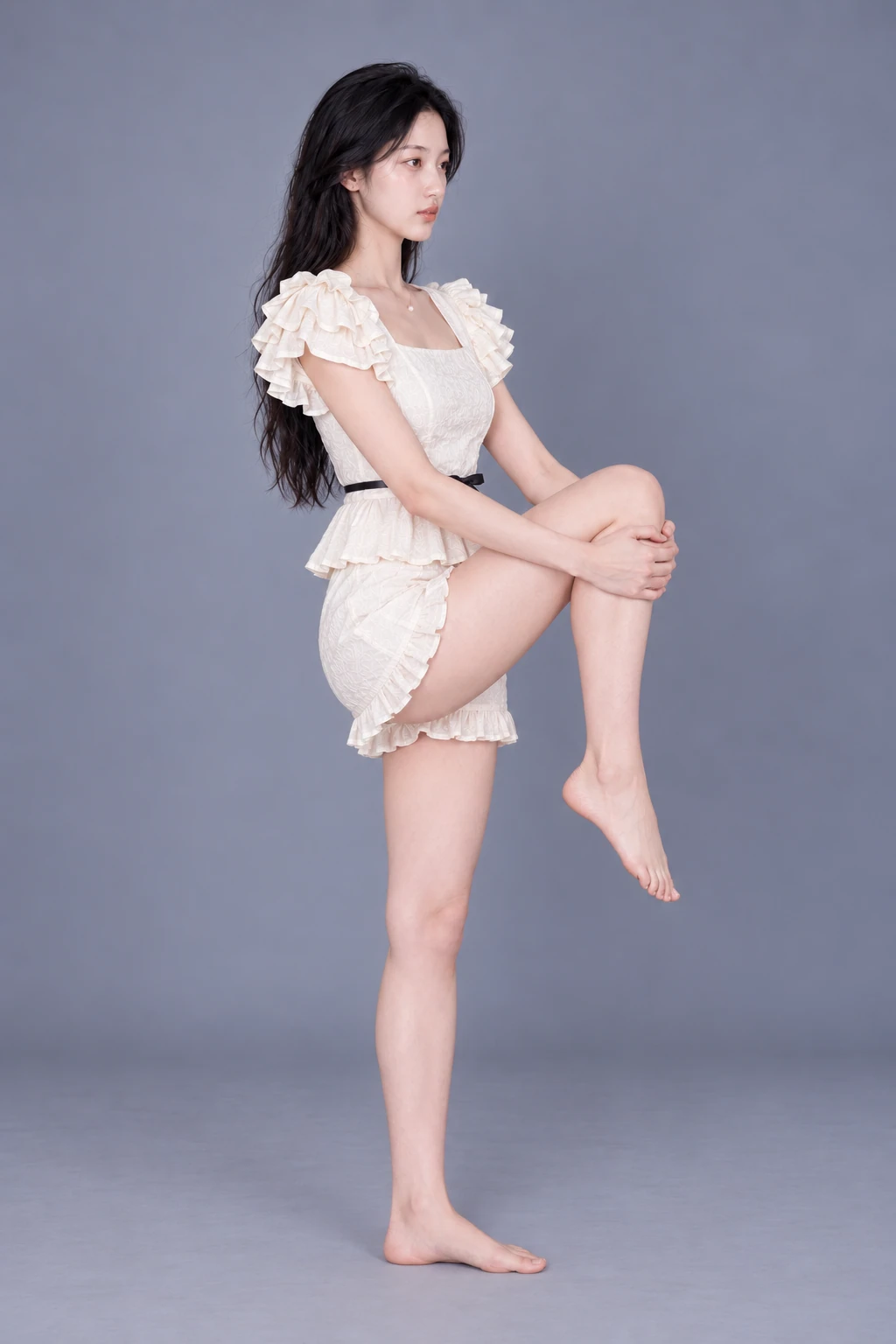 Standing on one leg, holding raised knee / Reference view